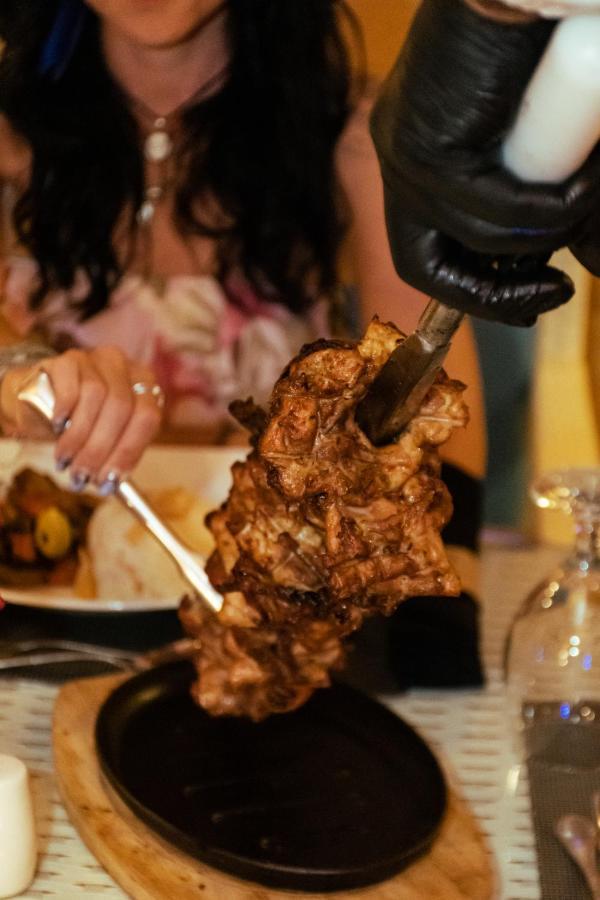 منتجع لو ميريديان دهب المظهر الخارجي الصورة A piece of grilled meat
