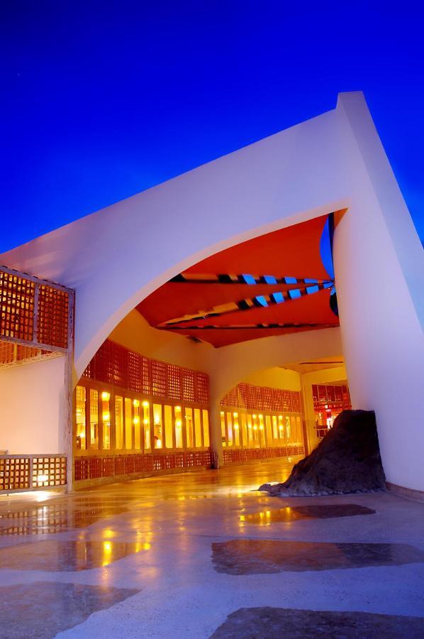 منتجع لو ميريديان دهب المظهر الخارجي الصورة The interior of the library